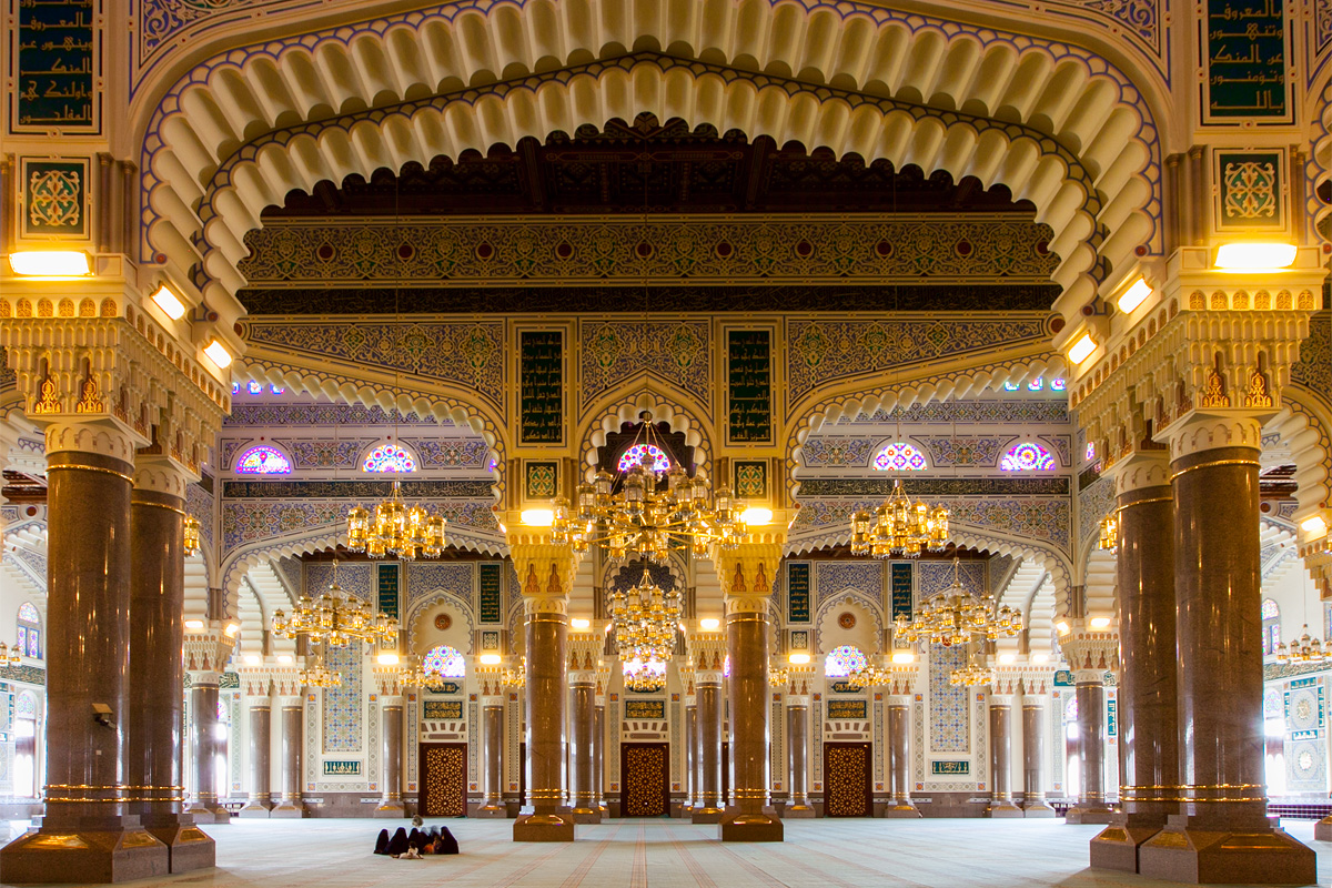 Аль салех. Мечеть Аль-Салех. Йемен мечеть al-Saleh Mosque. Аль Салех мечеть внутри. Достопримечательности мира мечеть Аль малех.